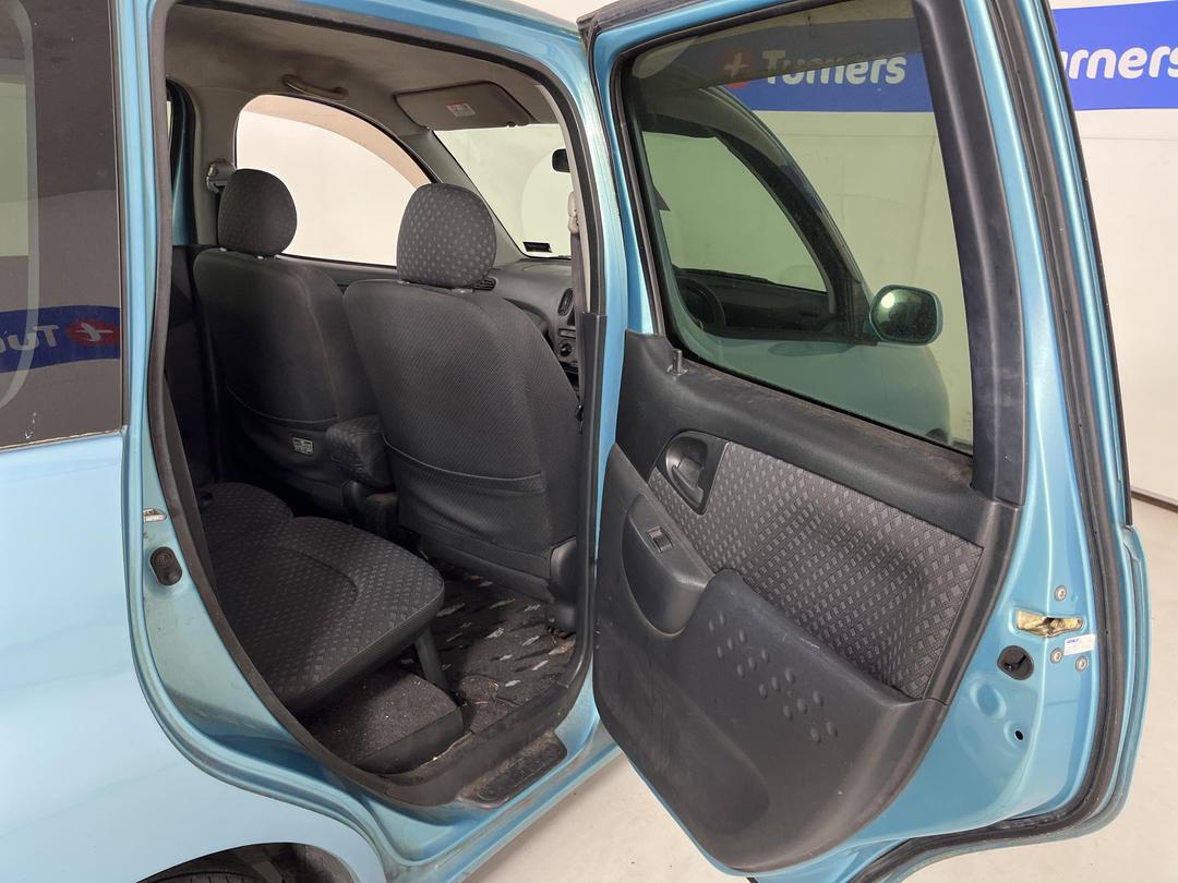 Photo '17' of Toyota Funcargo