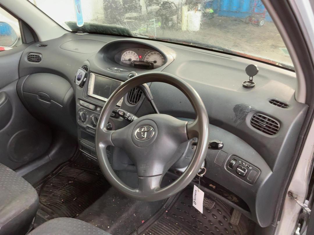 Photo '17' of Toyota Funcargo Photo '17' of Toyota Funcargo