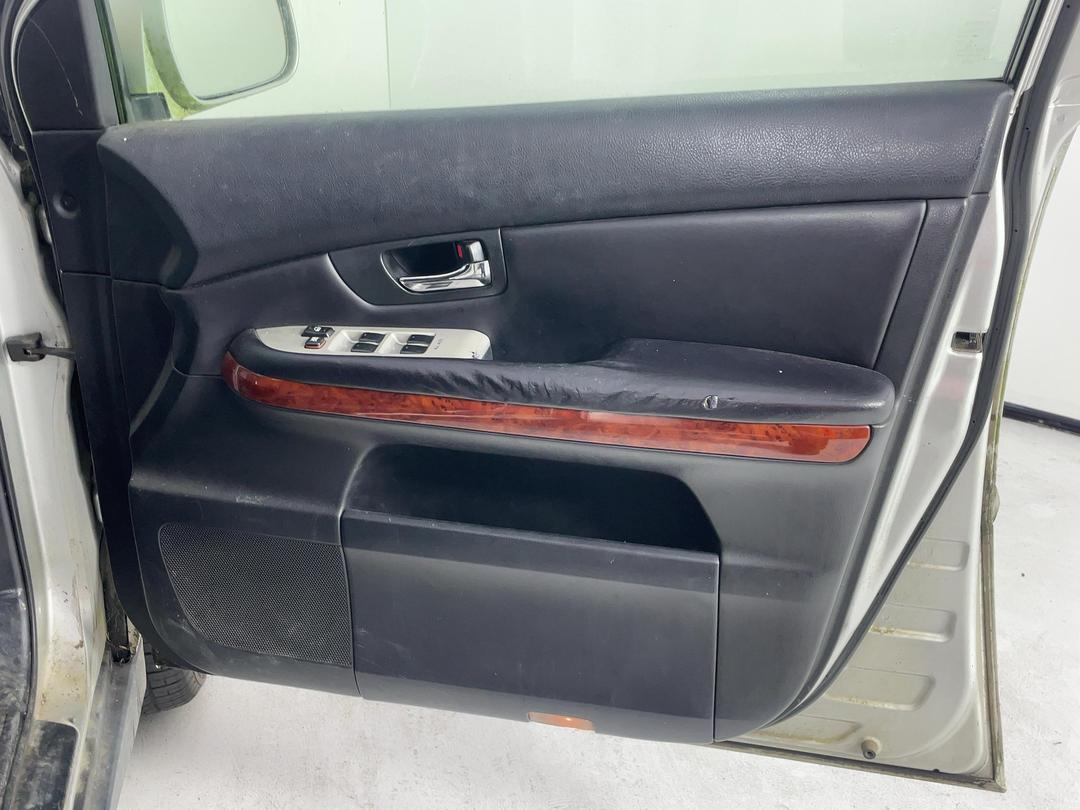 Photo '13' of Toyota Harrier Photo '13' of Toyota Harrier