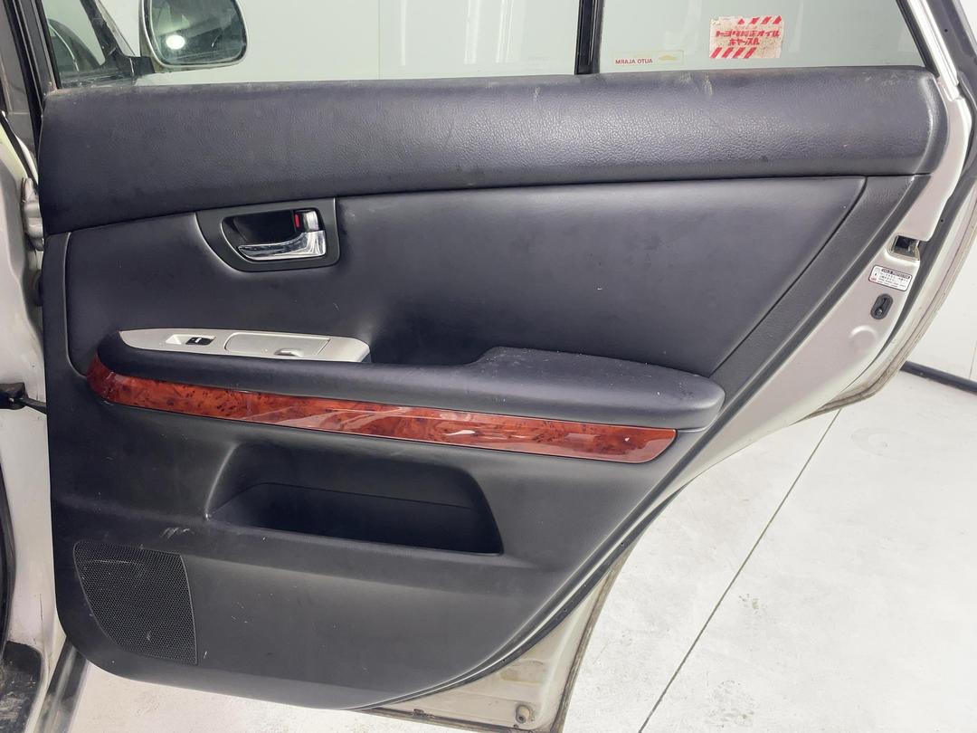 Photo '16' of Toyota Harrier Photo '16' of Toyota Harrier