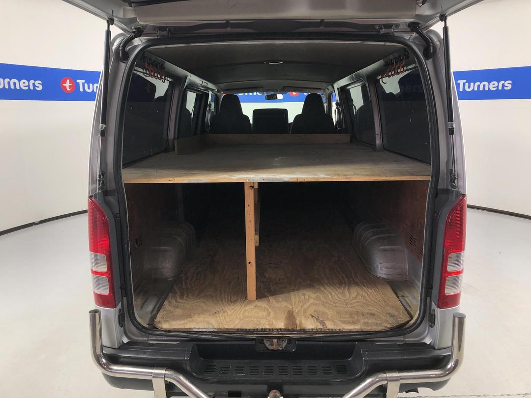 Photo '14' of Toyota Hiace