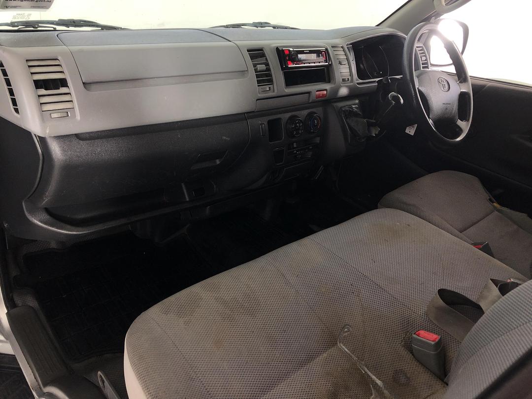 Photo '17' of Toyota Hiace