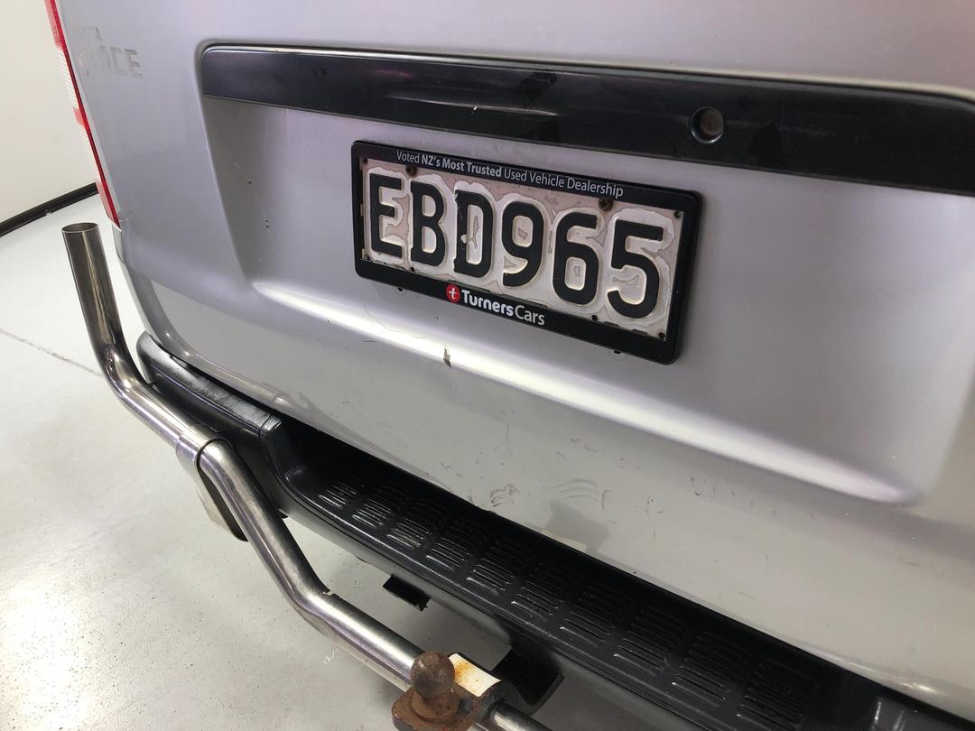 Photo '24' of Toyota Hiace