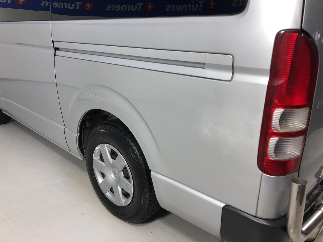 Photo '23' of Toyota Hiace