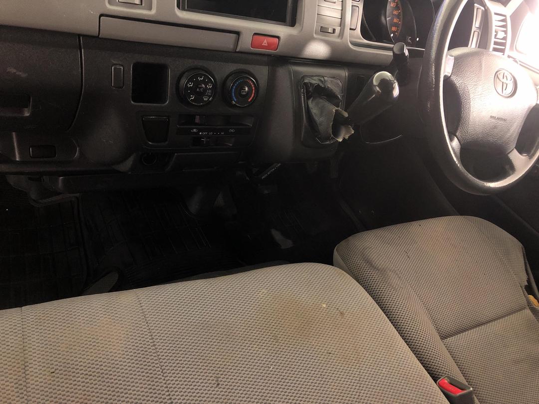 Photo '18' of Toyota Hiace