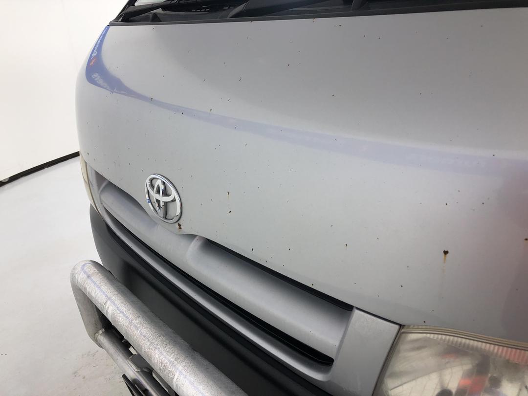 Photo '28' of Toyota Hiace