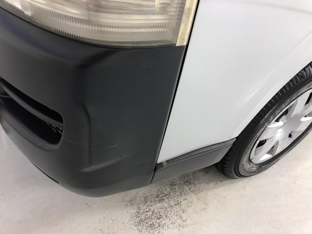 Photo '27' of Toyota Hiace