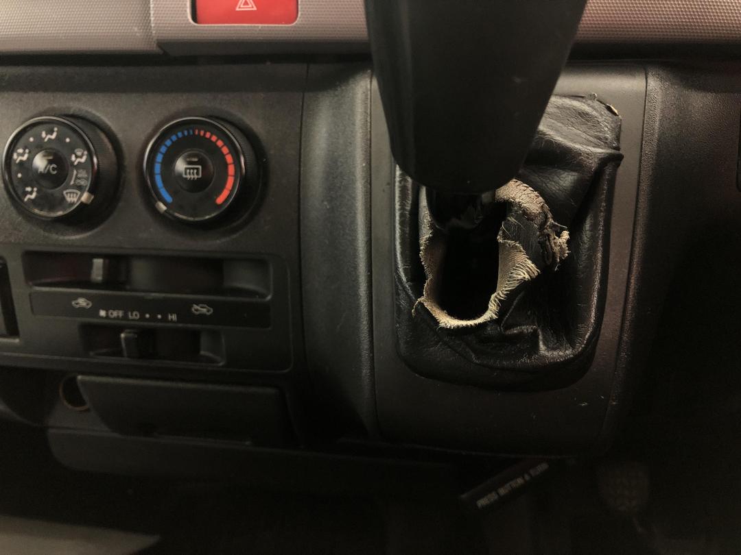 Photo '32' of Toyota Hiace