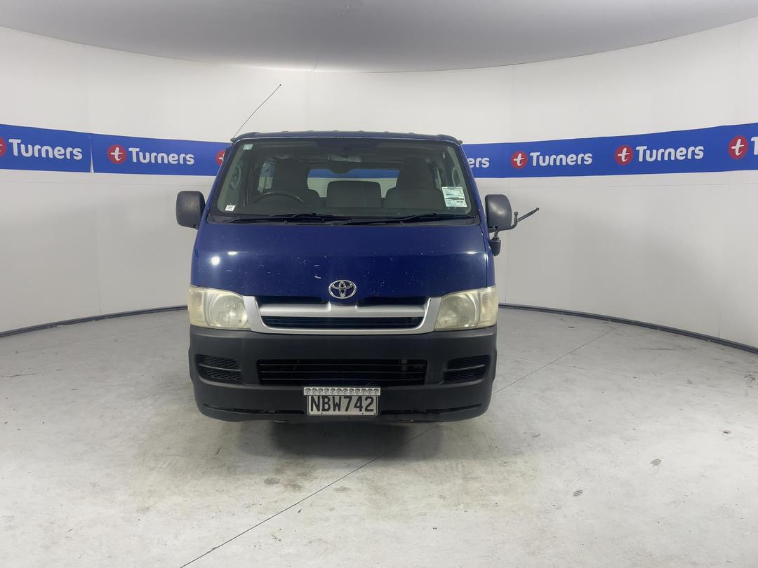 Photo '2' of Toyota Hiace