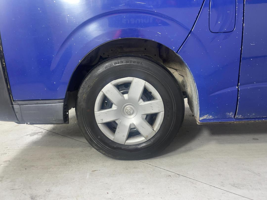 Photo '10' of Toyota Hiace