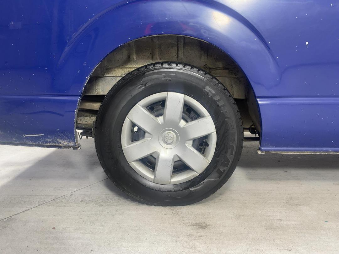 Photo '12' of Toyota Hiace