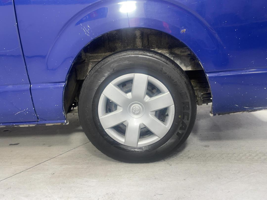 Photo '11' of Toyota Hiace