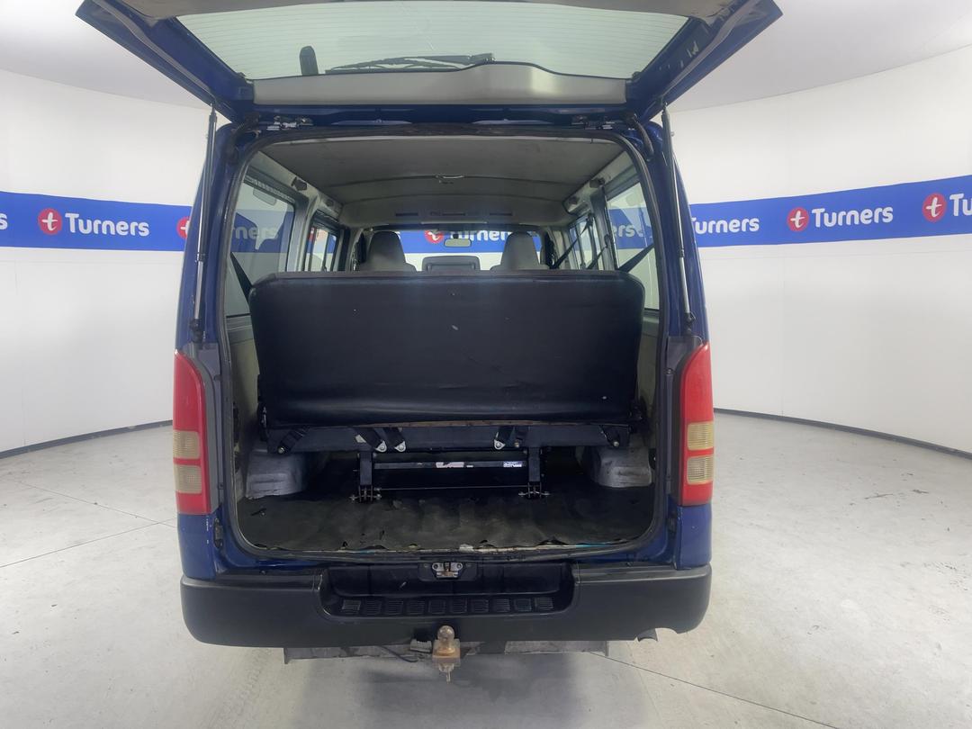 Photo '14' of Toyota Hiace