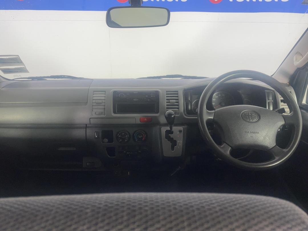 Photo '17' of Toyota Hiace