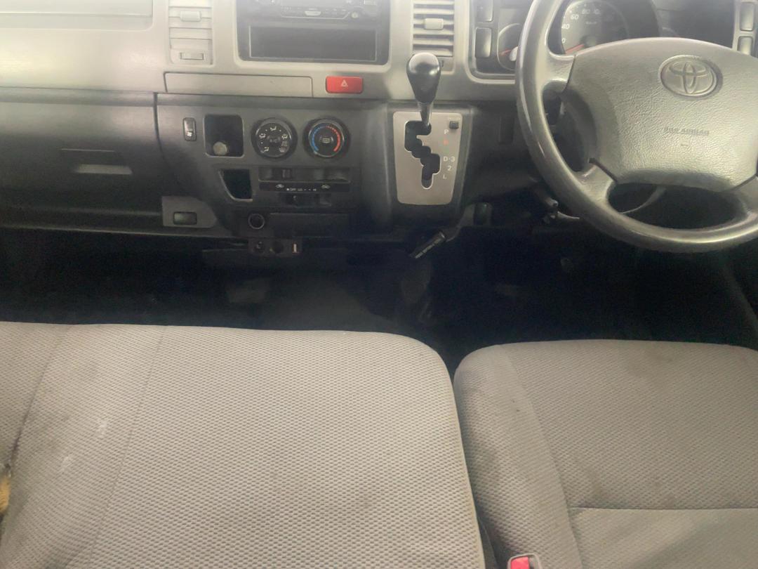 Photo '18' of Toyota Hiace