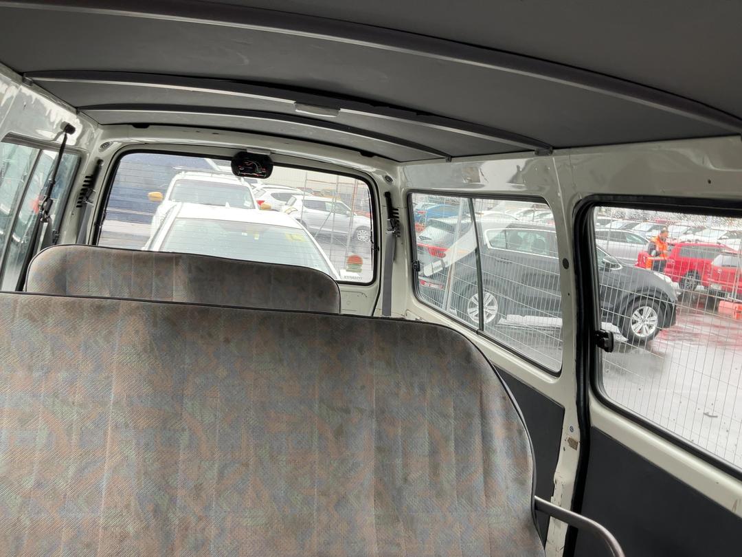 Photo '9' of Toyota Hiace ZL