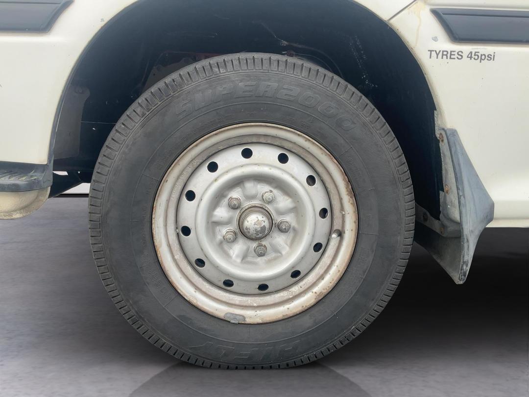 Photo '10' of Toyota Hiace