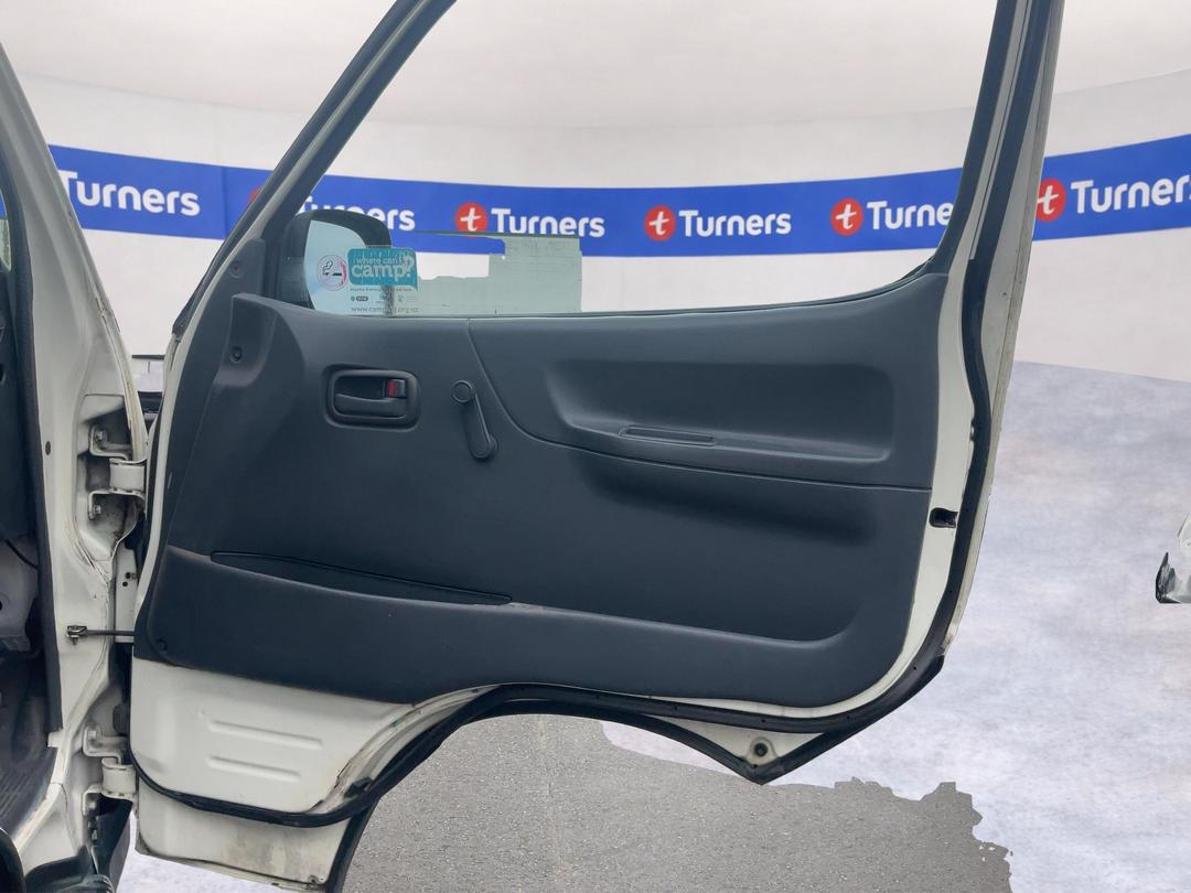 Photo '15' of Toyota Hiace