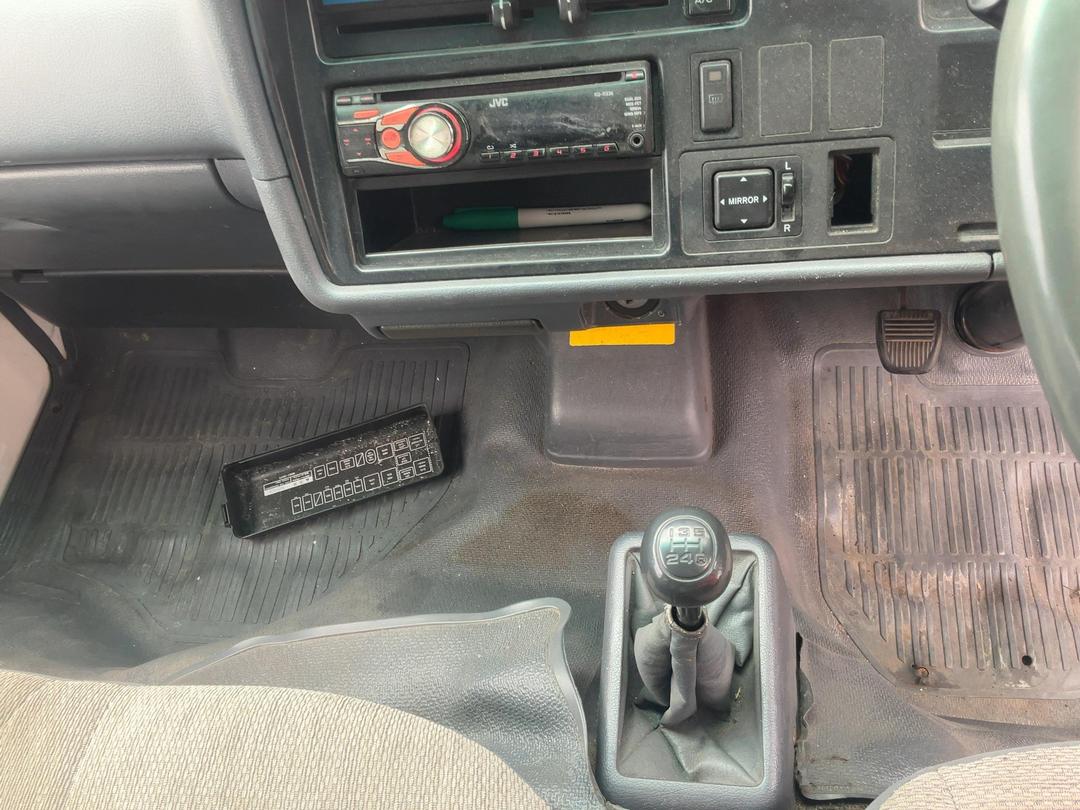 Photo '18' of Toyota Hiace