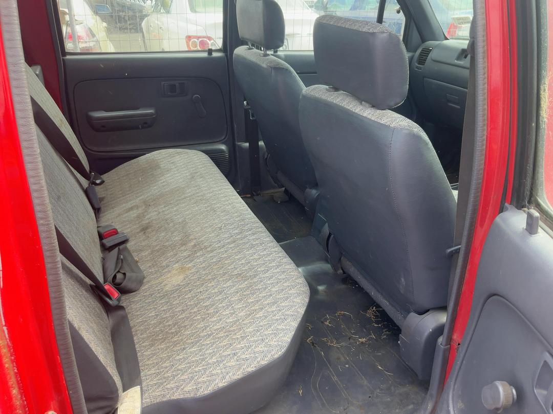 Photo '11' of Toyota Hilux D/CAB