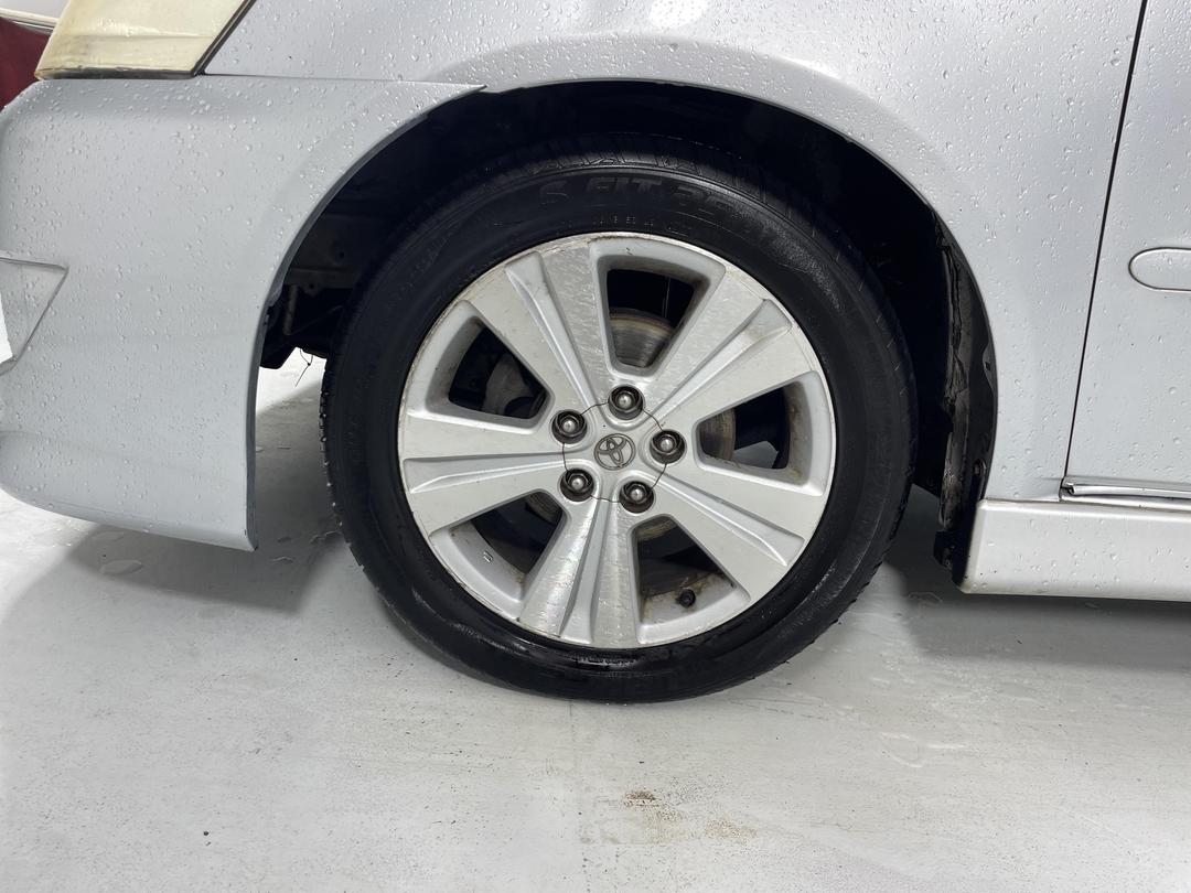 Photo '8' of Toyota Ipsum 2.4L