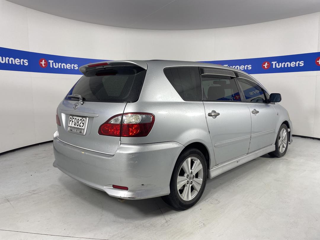 Photo '6' of Toyota Ipsum 2.4L