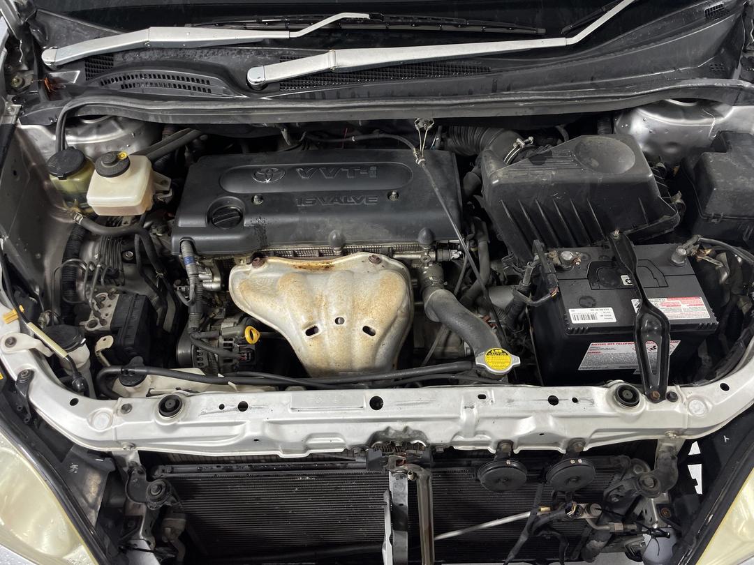 Photo '11' of Toyota Ipsum 2.4L