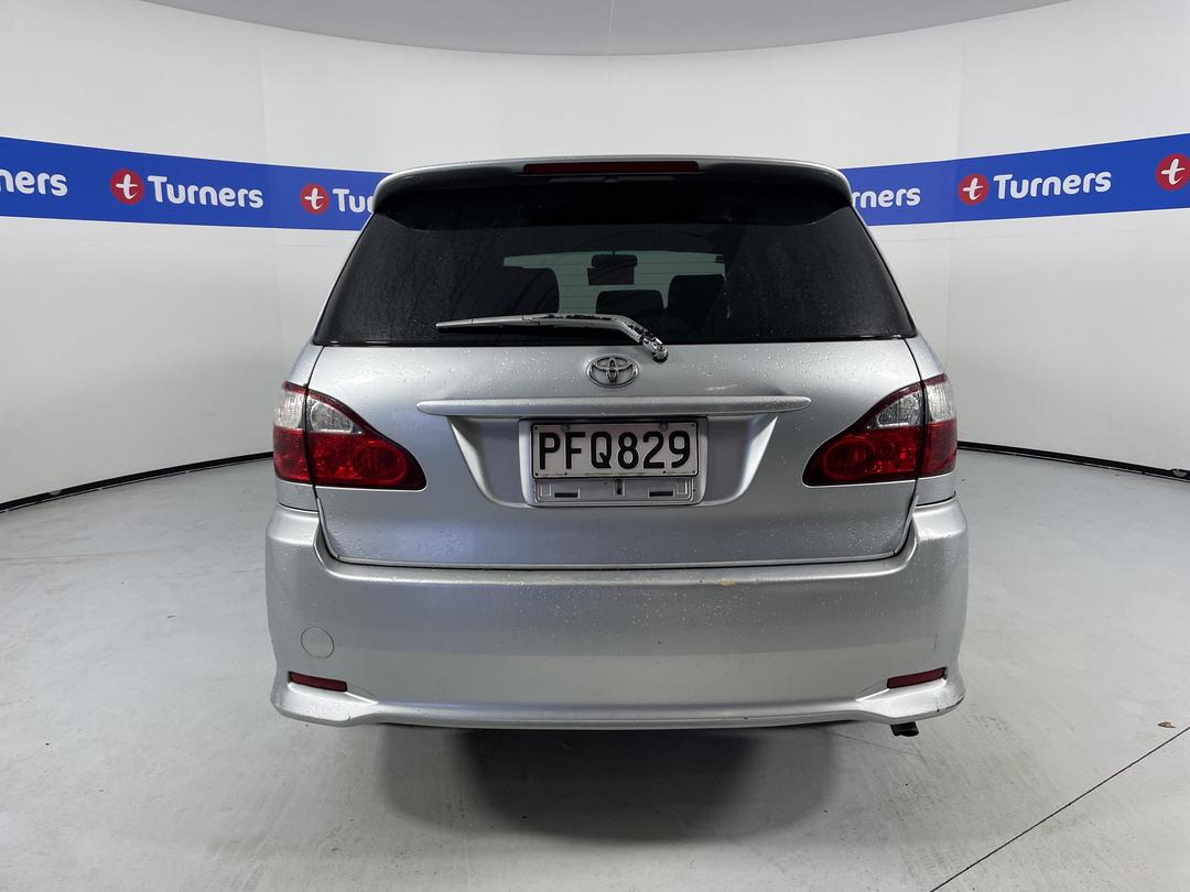 Photo '5' of Toyota Ipsum 2.4L