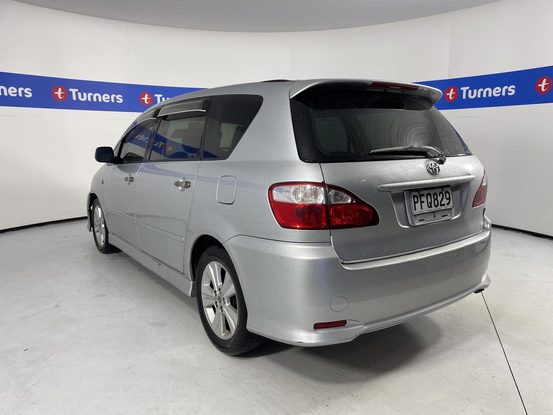 Photo '4' of Toyota Ipsum 2.4L