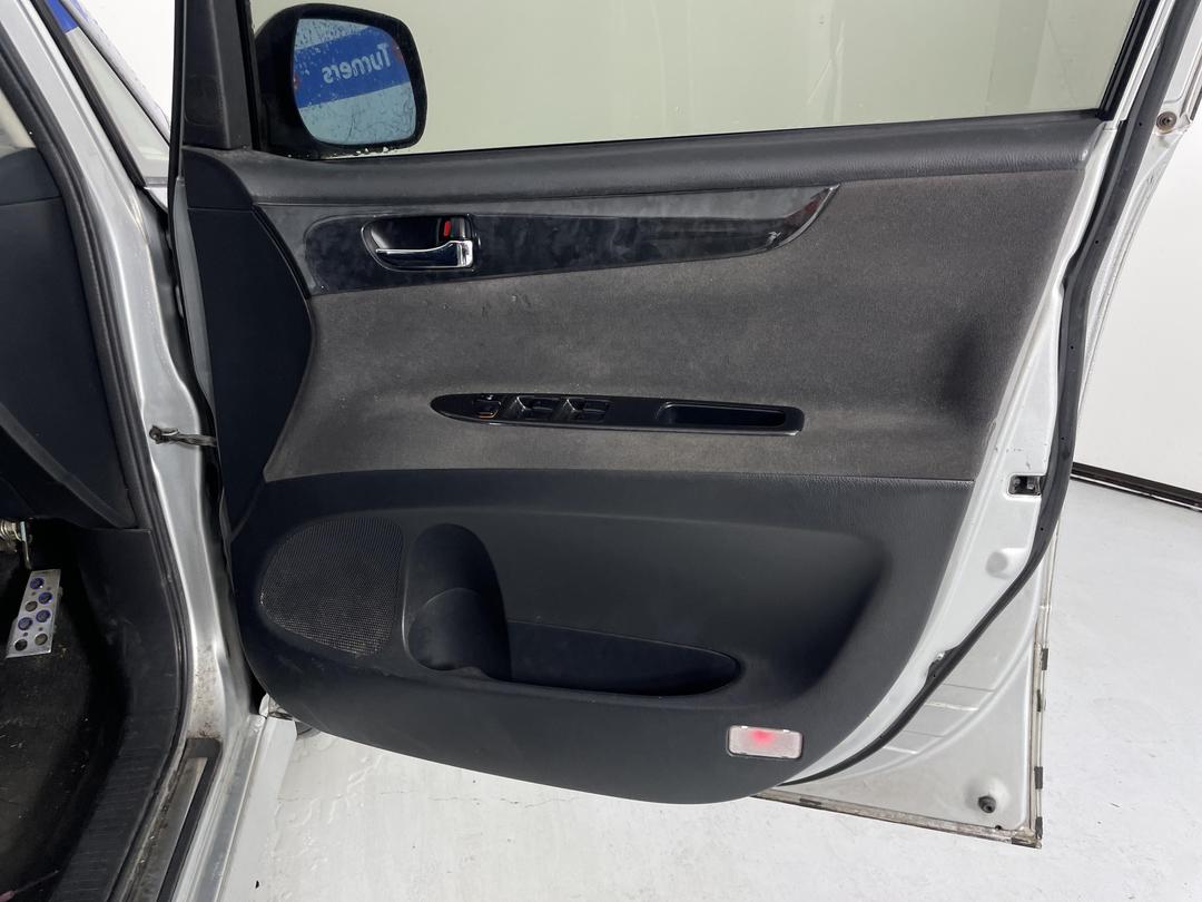 Photo '13' of Toyota Ipsum 2.4L