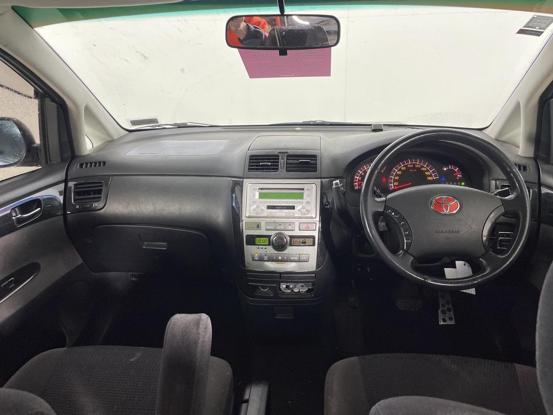 Photo '15' of Toyota Ipsum 2.4L