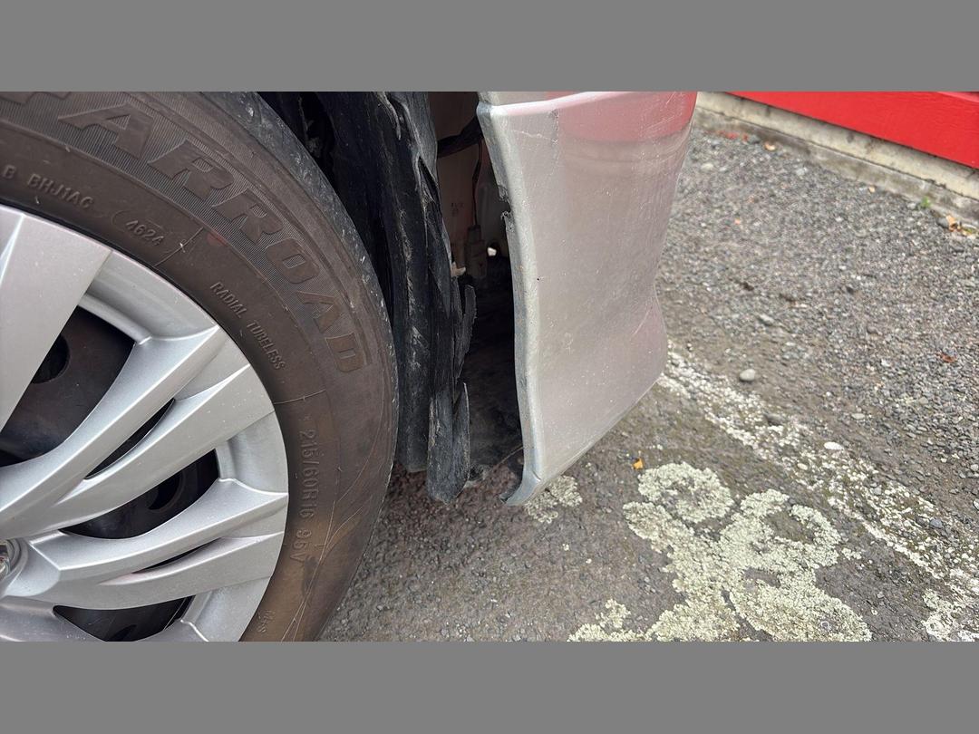 Photo '10' of Toyota Ipsum