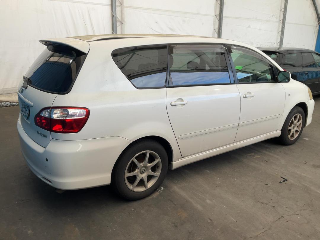 Photo '14' of Toyota Ipsum 240 I