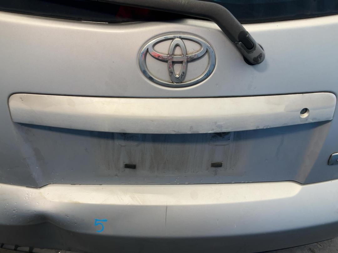 Photo '5' of Toyota IST Photo '5' of Toyota IST