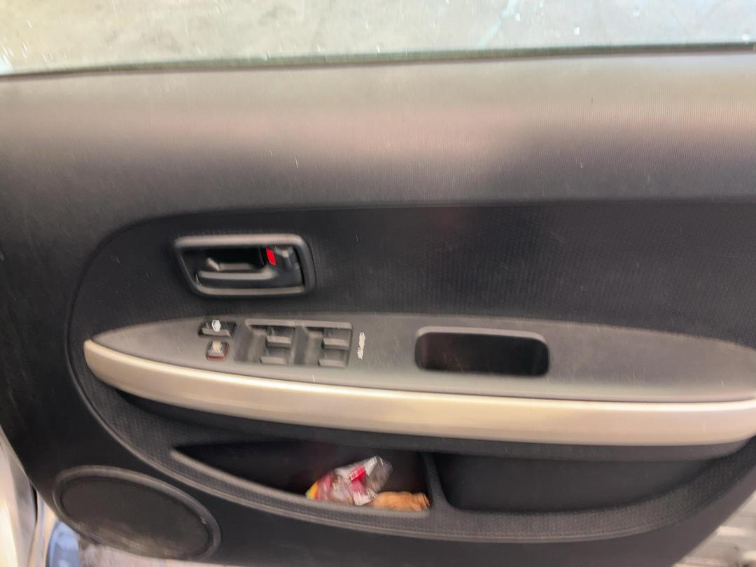 Photo '8' of Toyota IST Photo '8' of Toyota IST