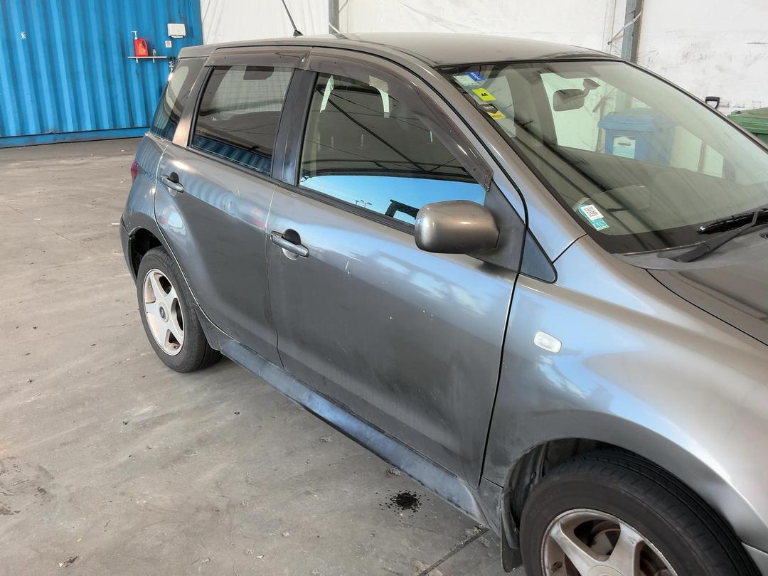 Photo '2' of Toyota IST Photo '2' of Toyota IST