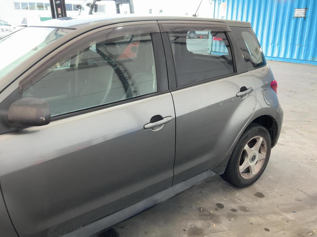 Photo '8' of Toyota IST Photo '8' of Toyota IST