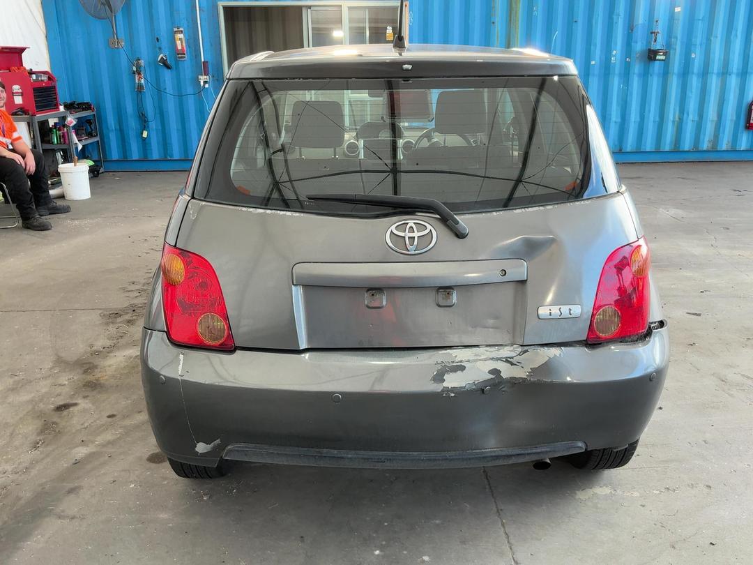 Photo '11' of Toyota IST Photo '11' of Toyota IST