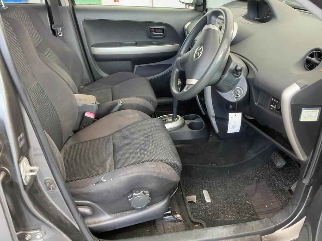Photo '19' of Toyota IST Photo '19' of Toyota IST