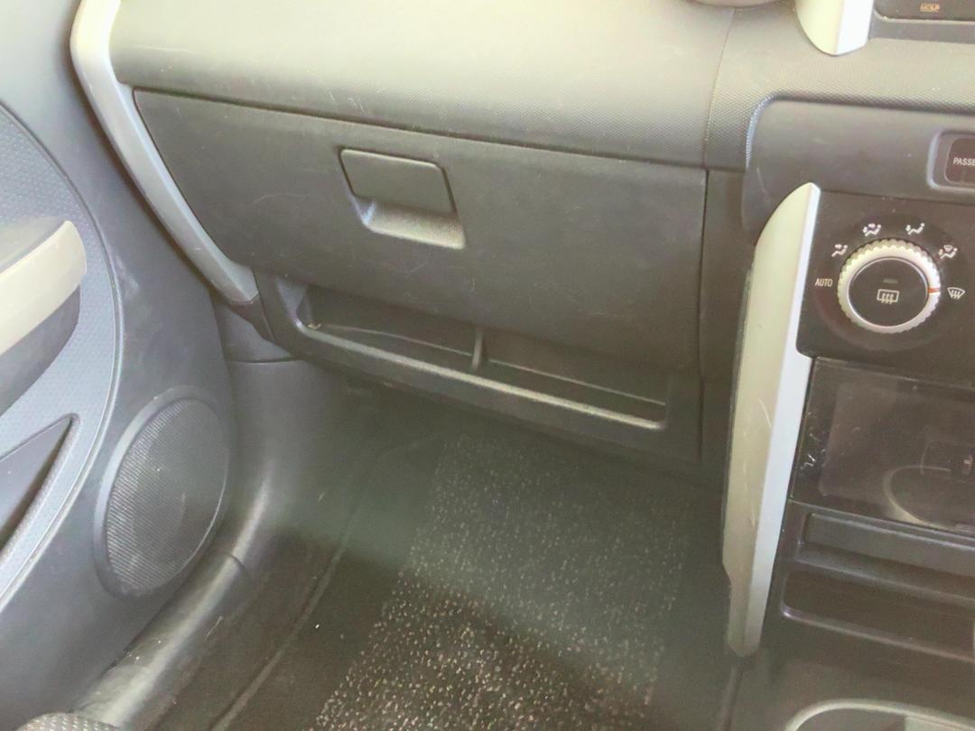 Photo '23' of Toyota IST Photo '23' of Toyota IST