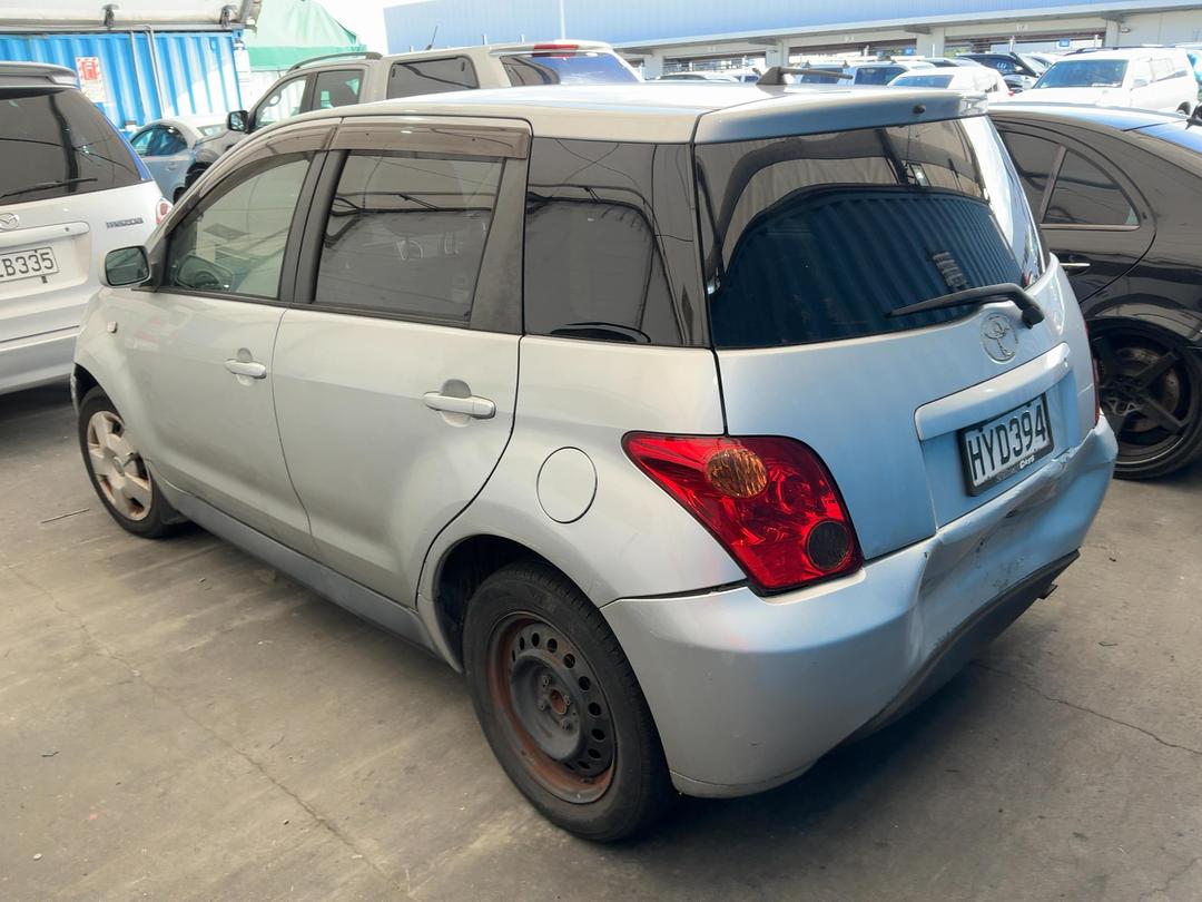 Photo '4' of Toyota IST