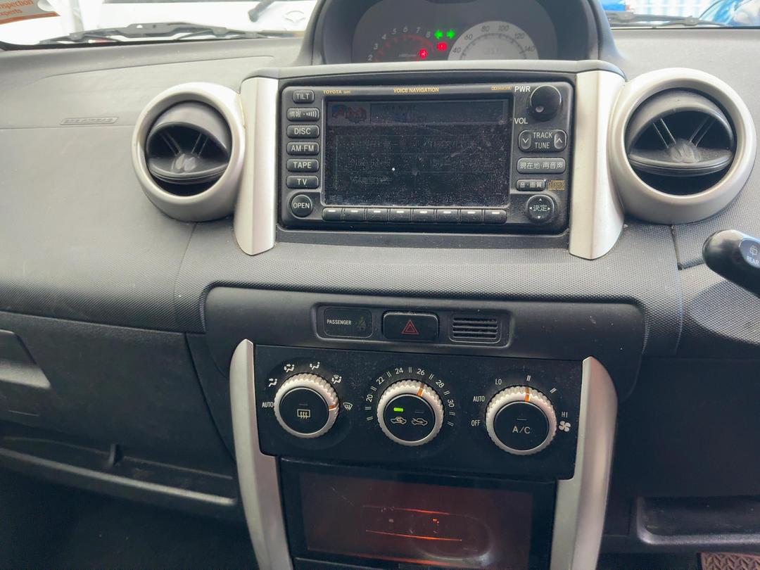 Photo '10' of Toyota IST