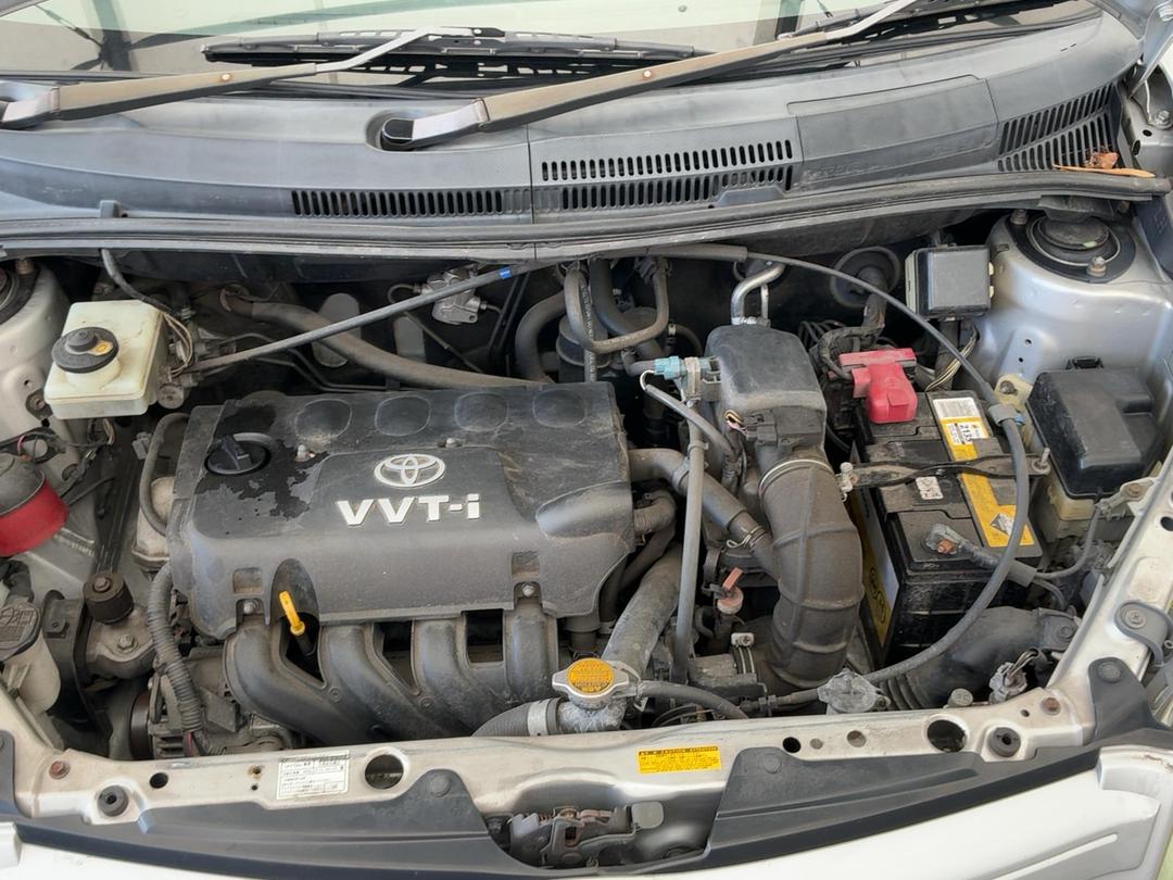 Photo '13' of Toyota IST