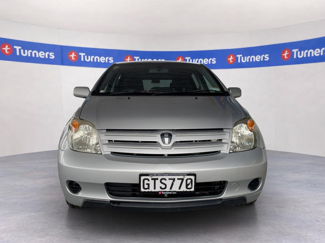 Photo '2' of Toyota IST