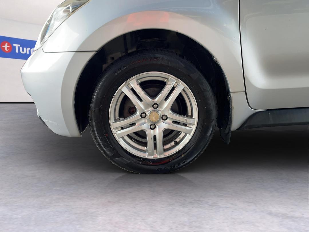 Photo '10' of Toyota IST