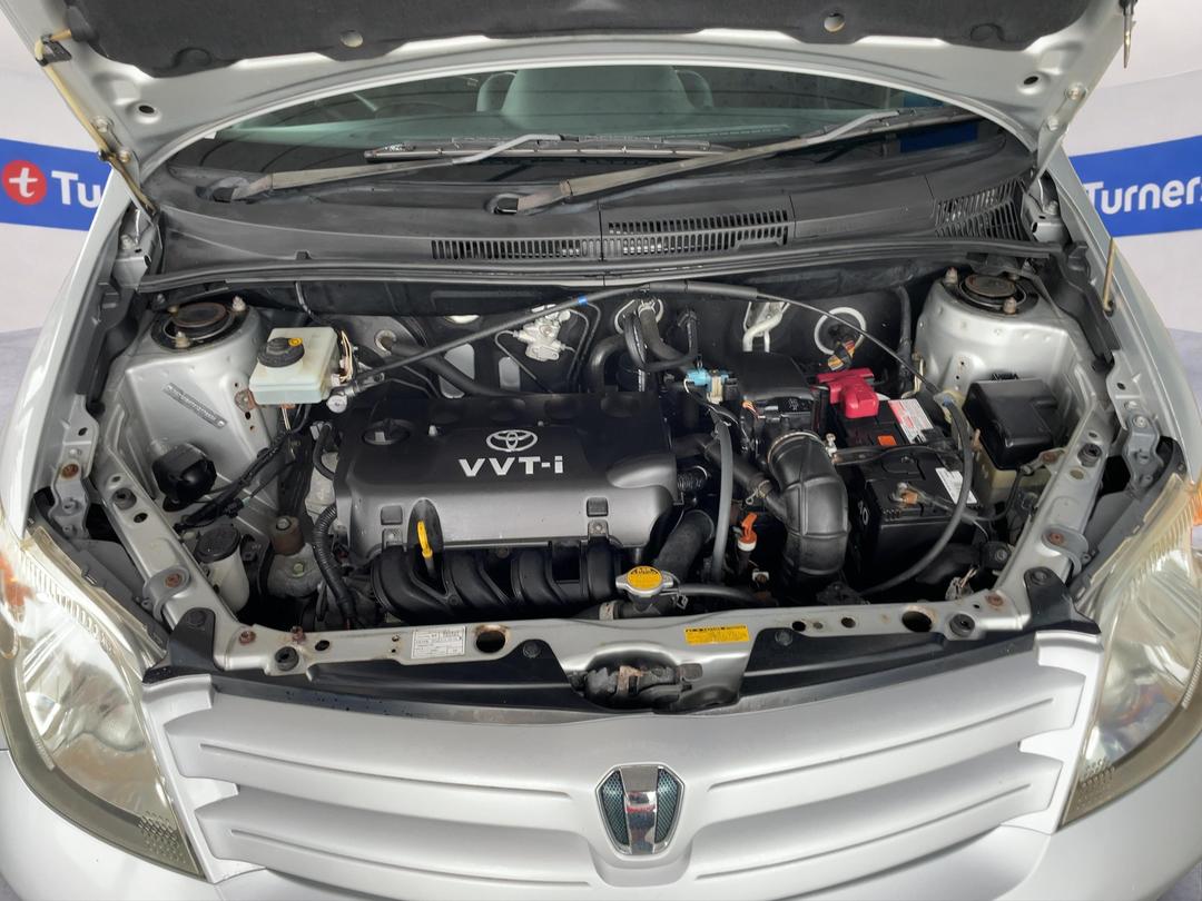 Photo '13' of Toyota IST