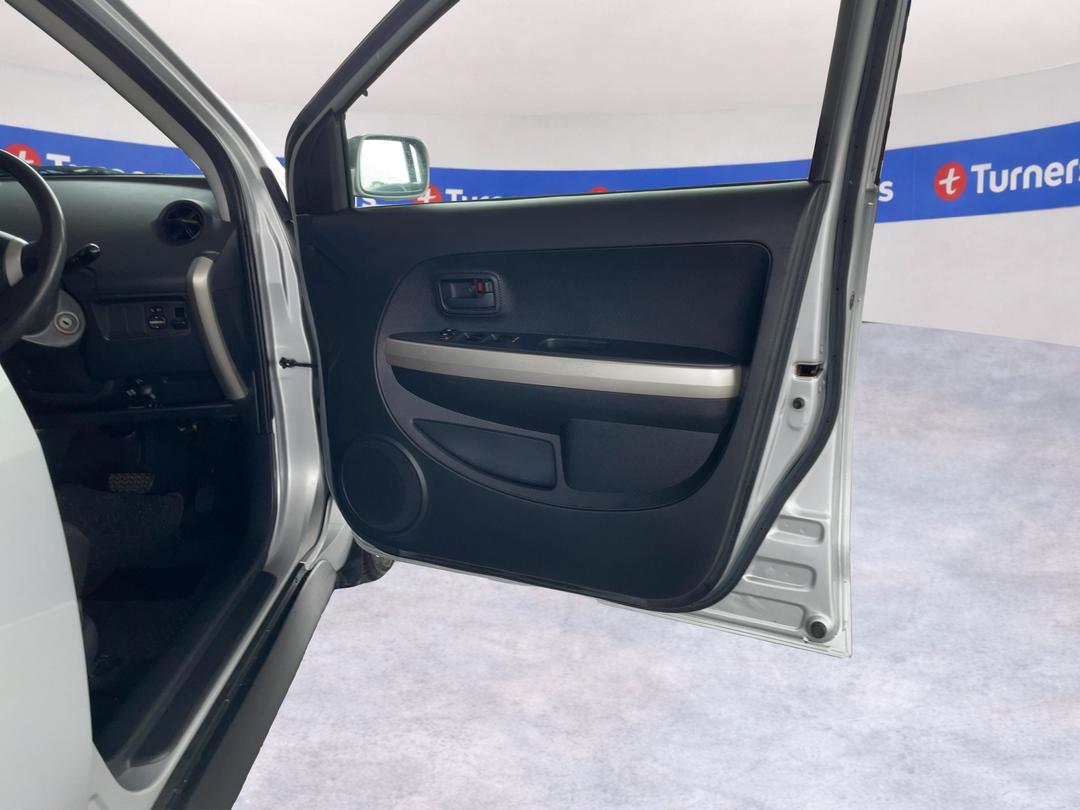 Photo '15' of Toyota IST