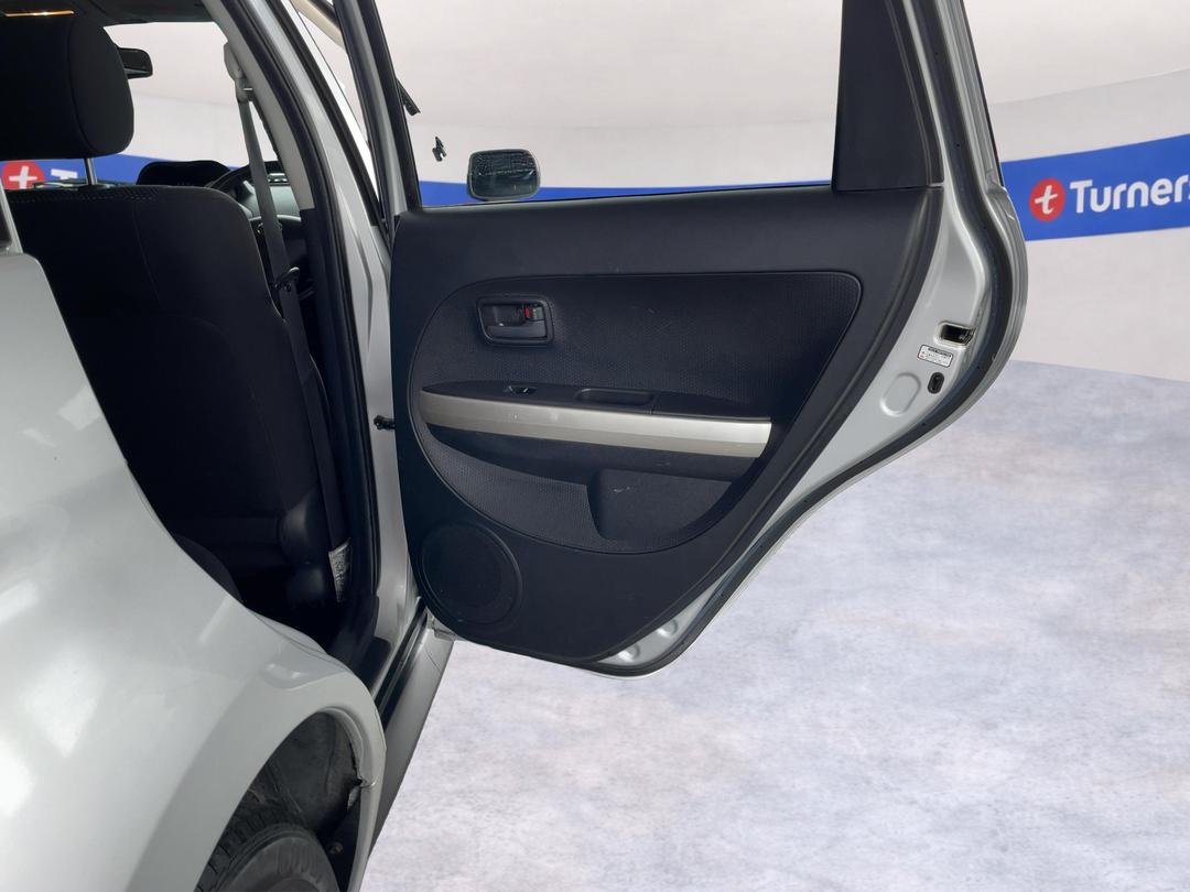 Photo '19' of Toyota IST