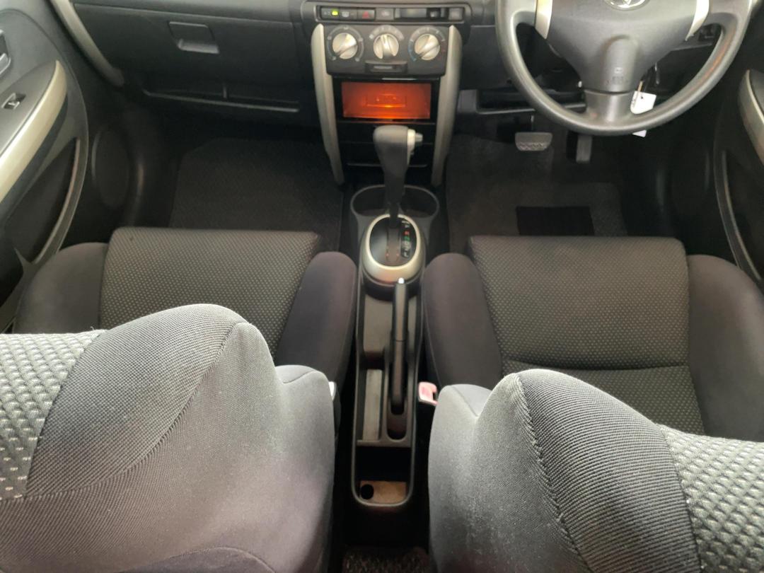 Photo '18' of Toyota IST