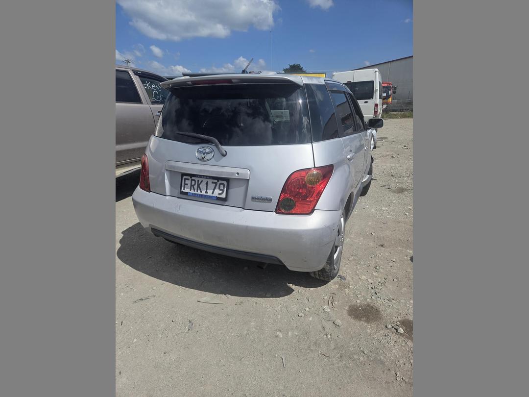 Photo '4' of Toyota IST